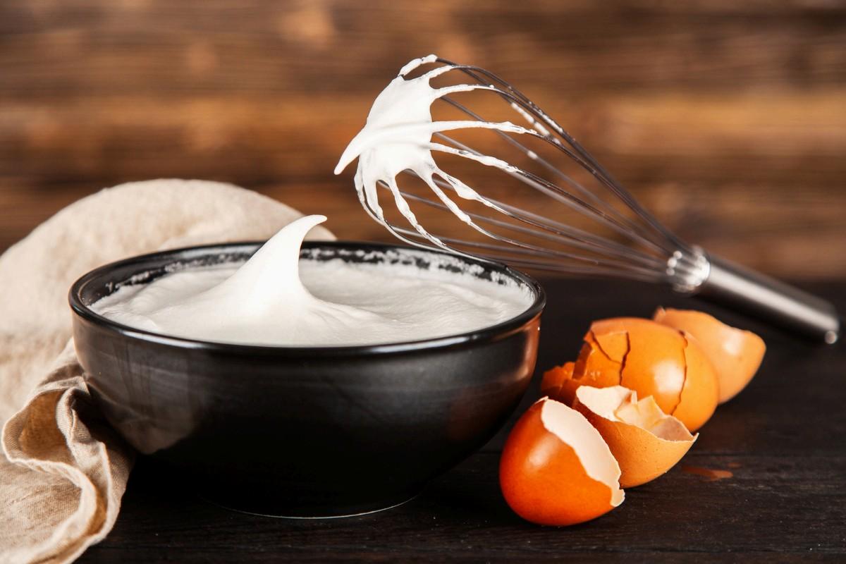 egg with egg mixer